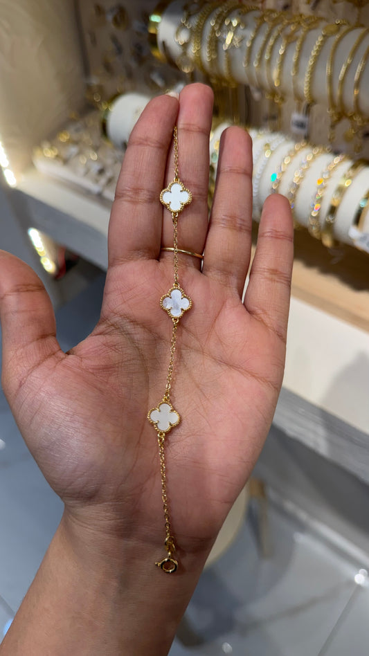 PULSERA TRÉBOL ORO LAMINADO BLANCA