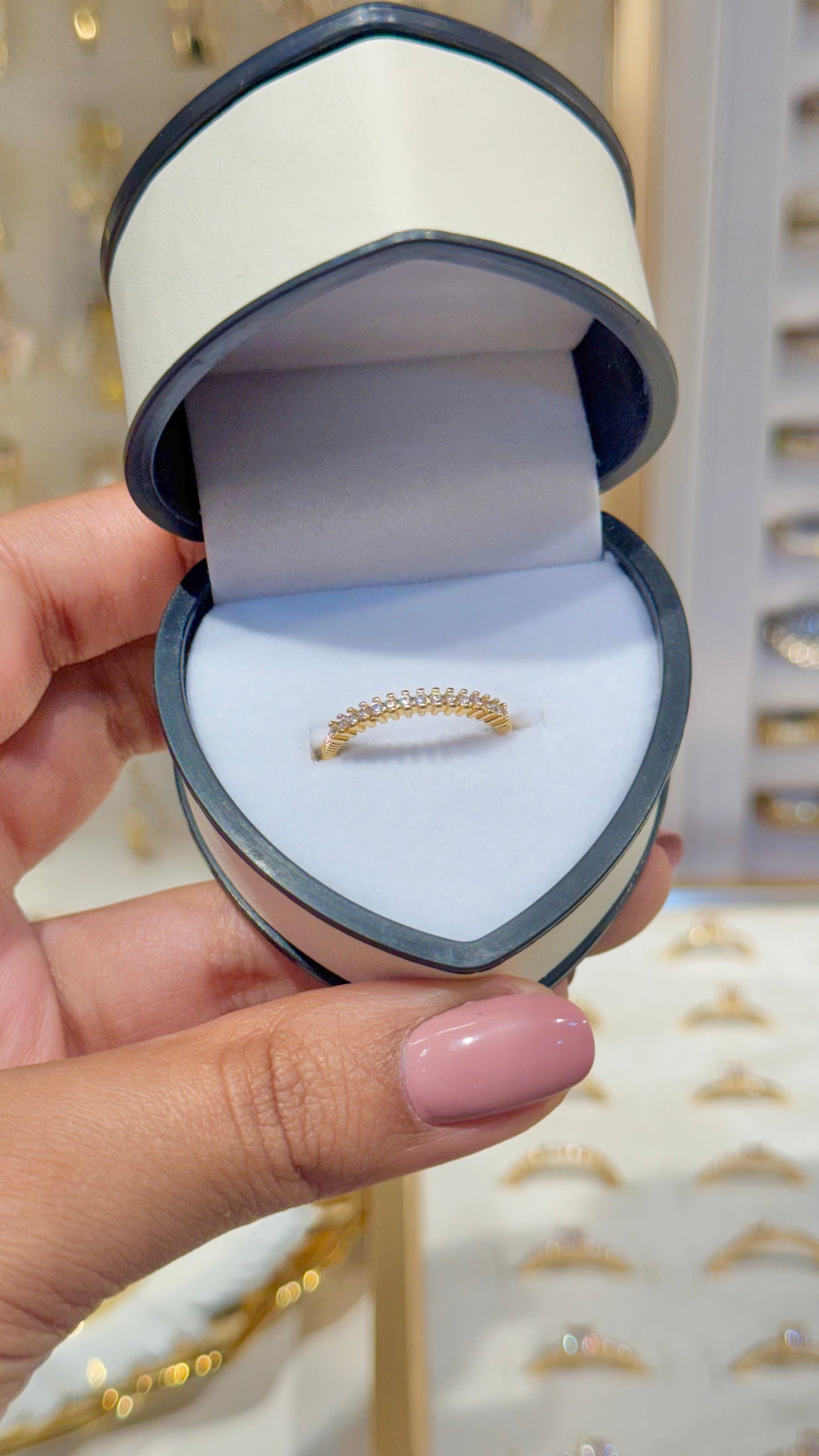 ANILLO TALLADO ORO LAMINADO