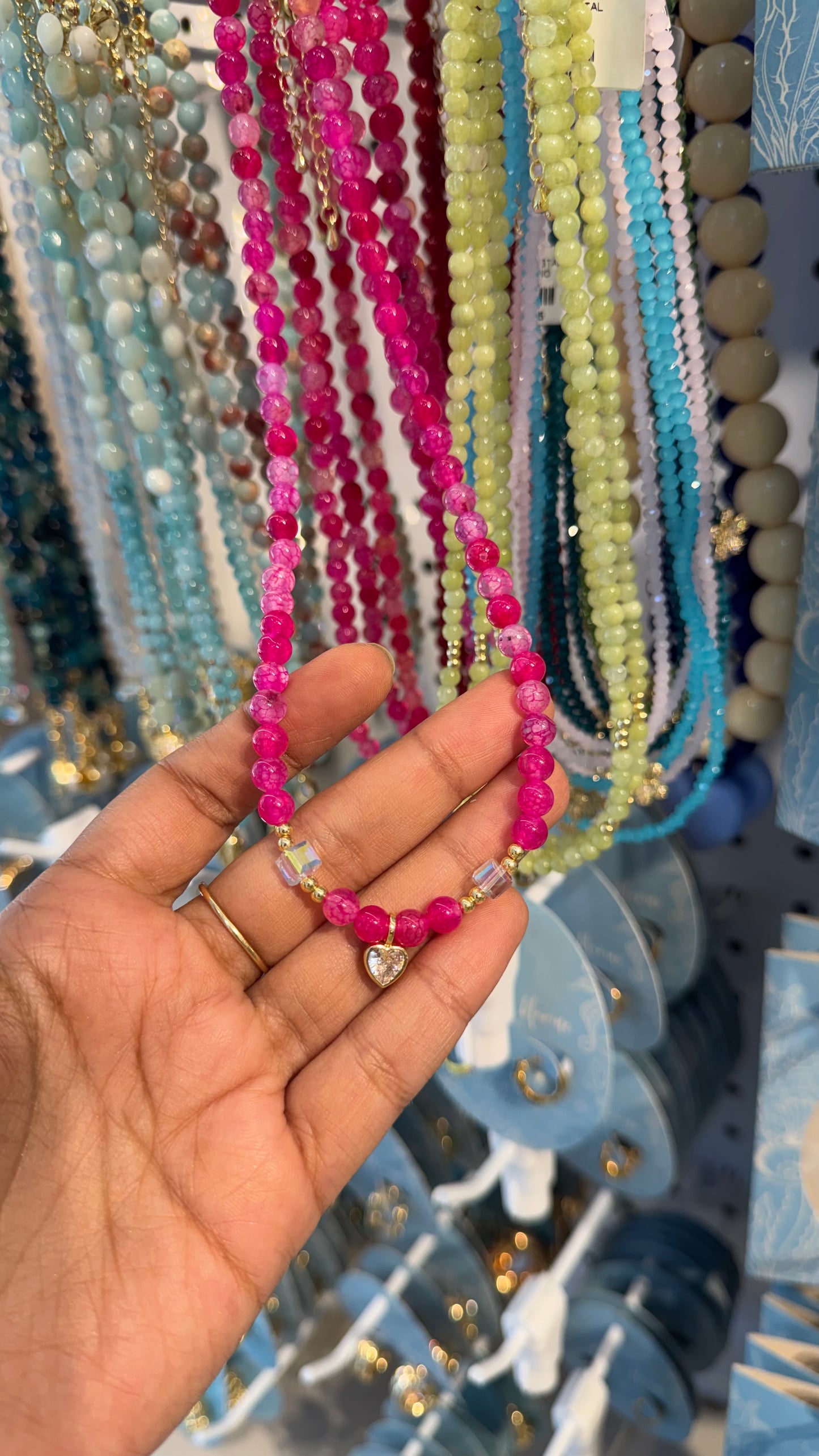 CADENA PIEDRAS FUCSIA CORAZÓN