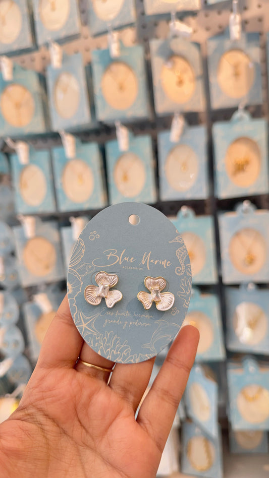 ARETES FLOR BLANCA