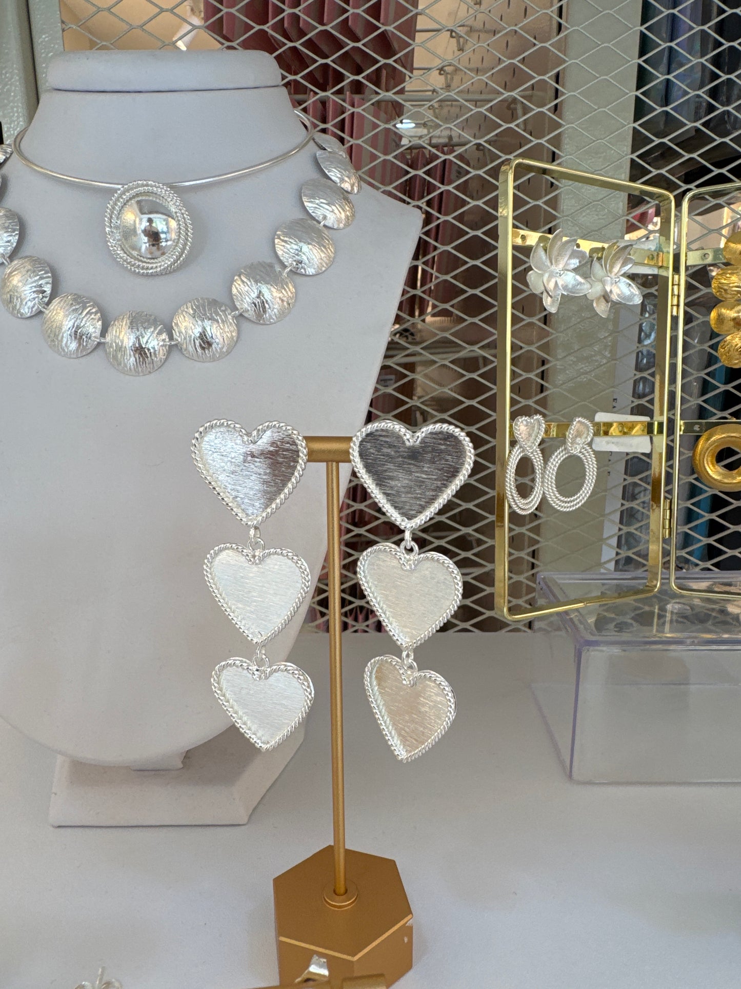 ARETE 3 CORAZONES BRONCE PLATEADO