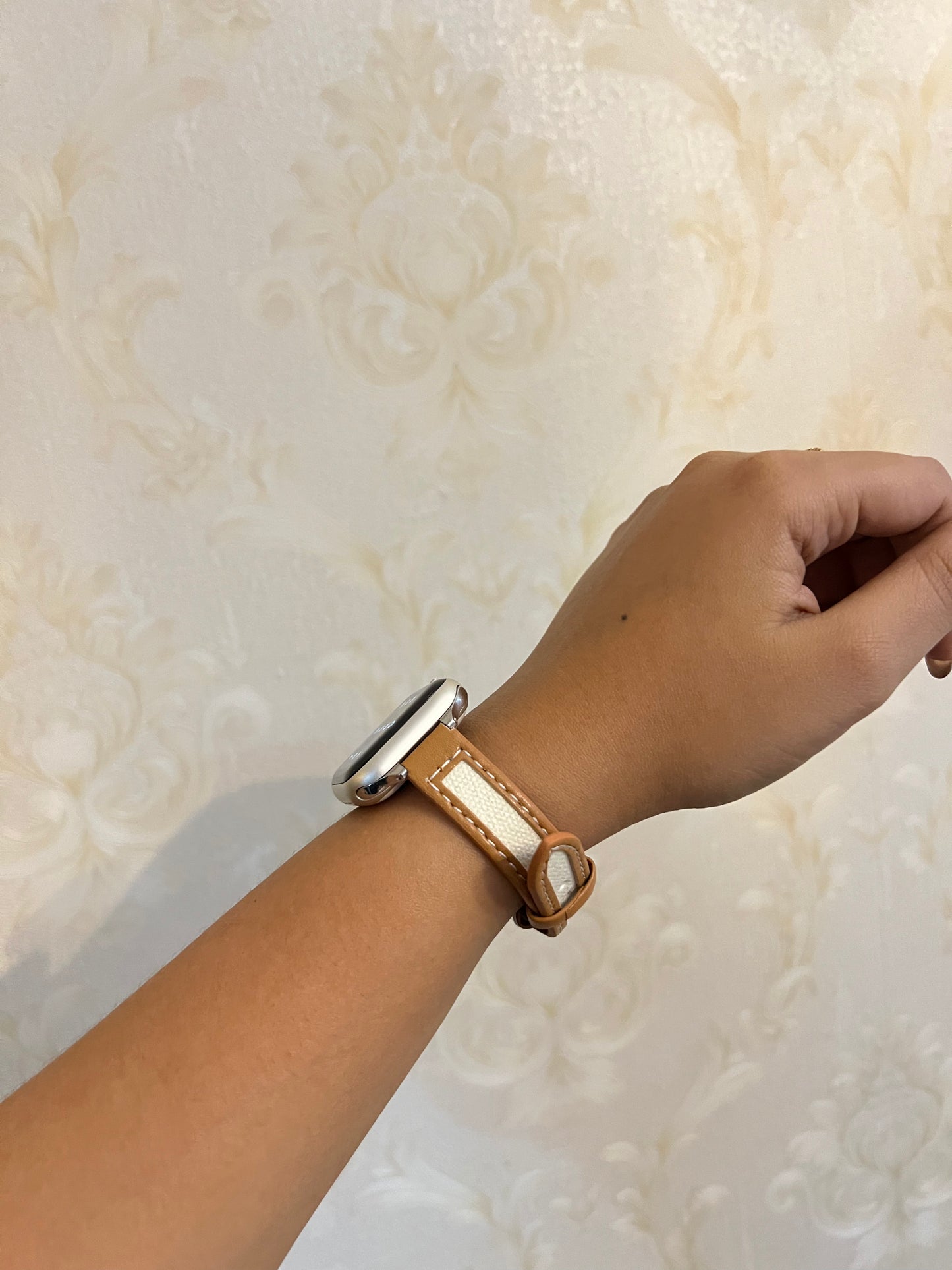 MANILLA APPLE WATCH CUERINA