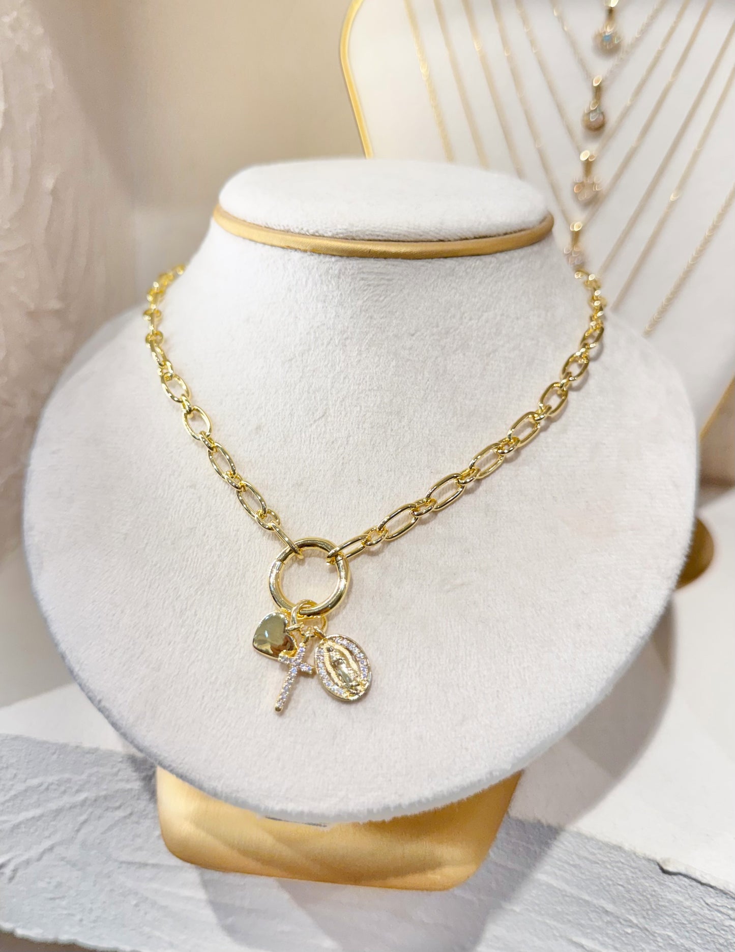 CHOKER ESLABONES VIRGEN