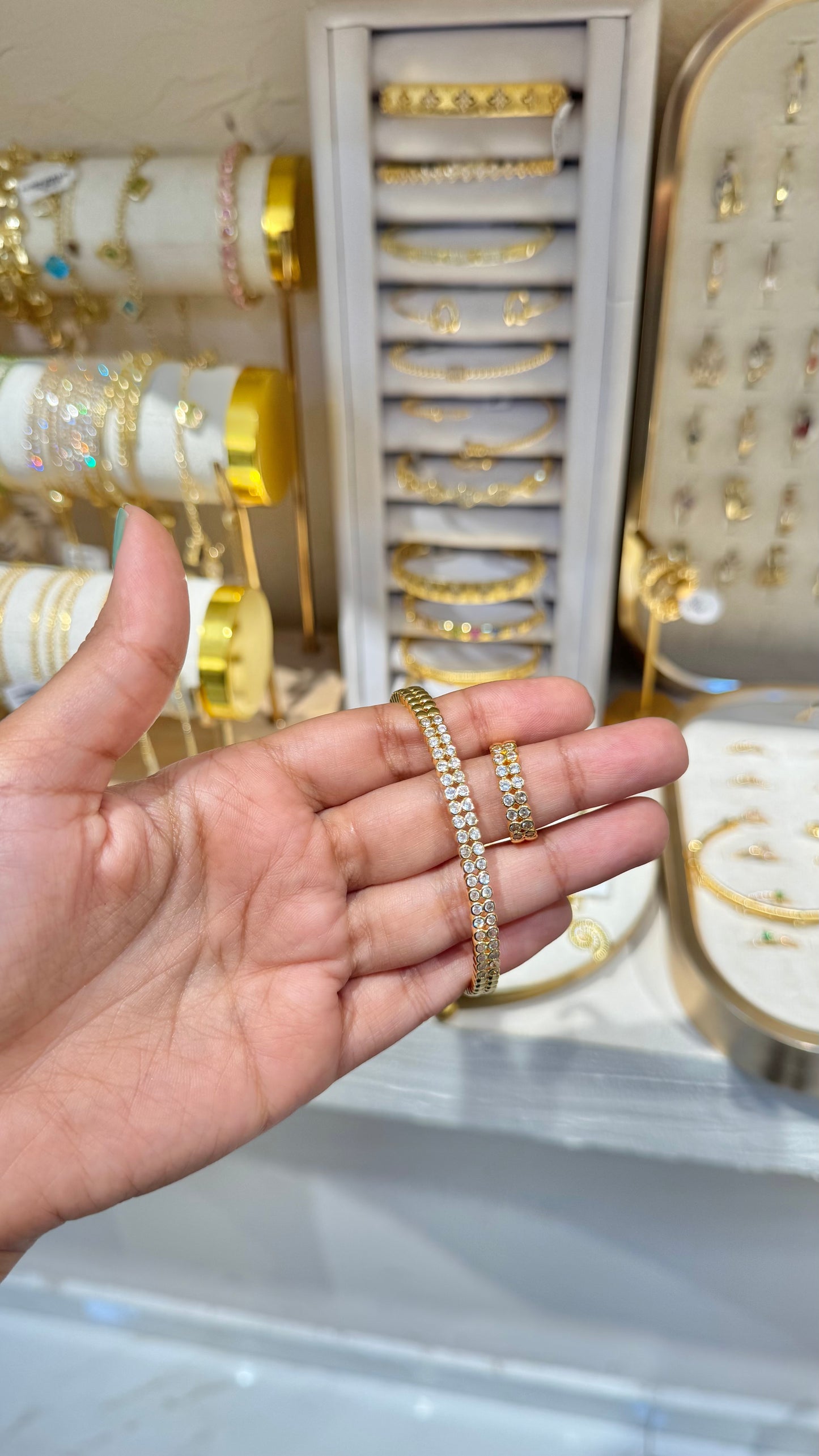 JUEGO BRAZALETE CÍRCULOS ( incluye anillo )