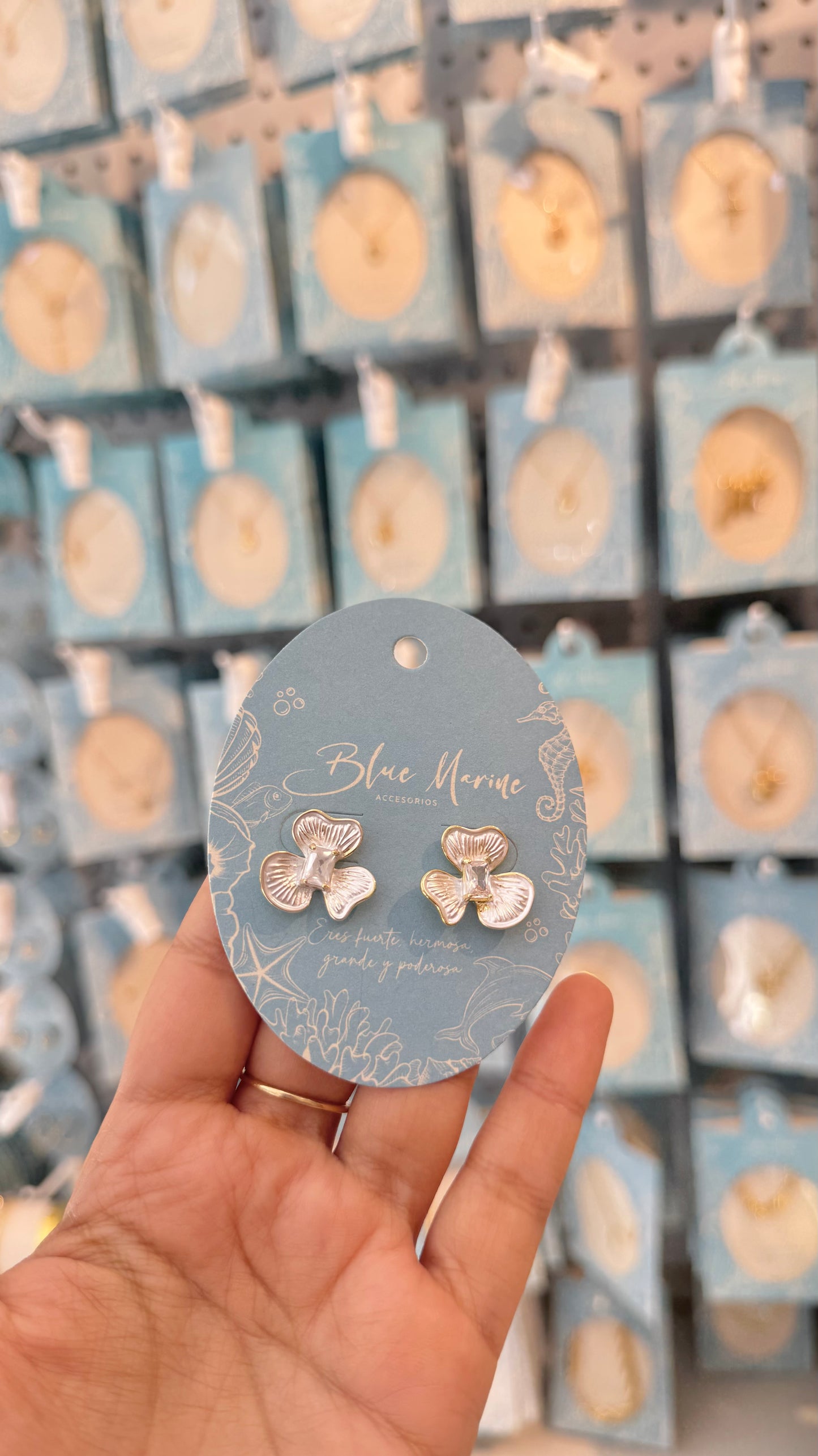 ARETES FLOR BLANCA