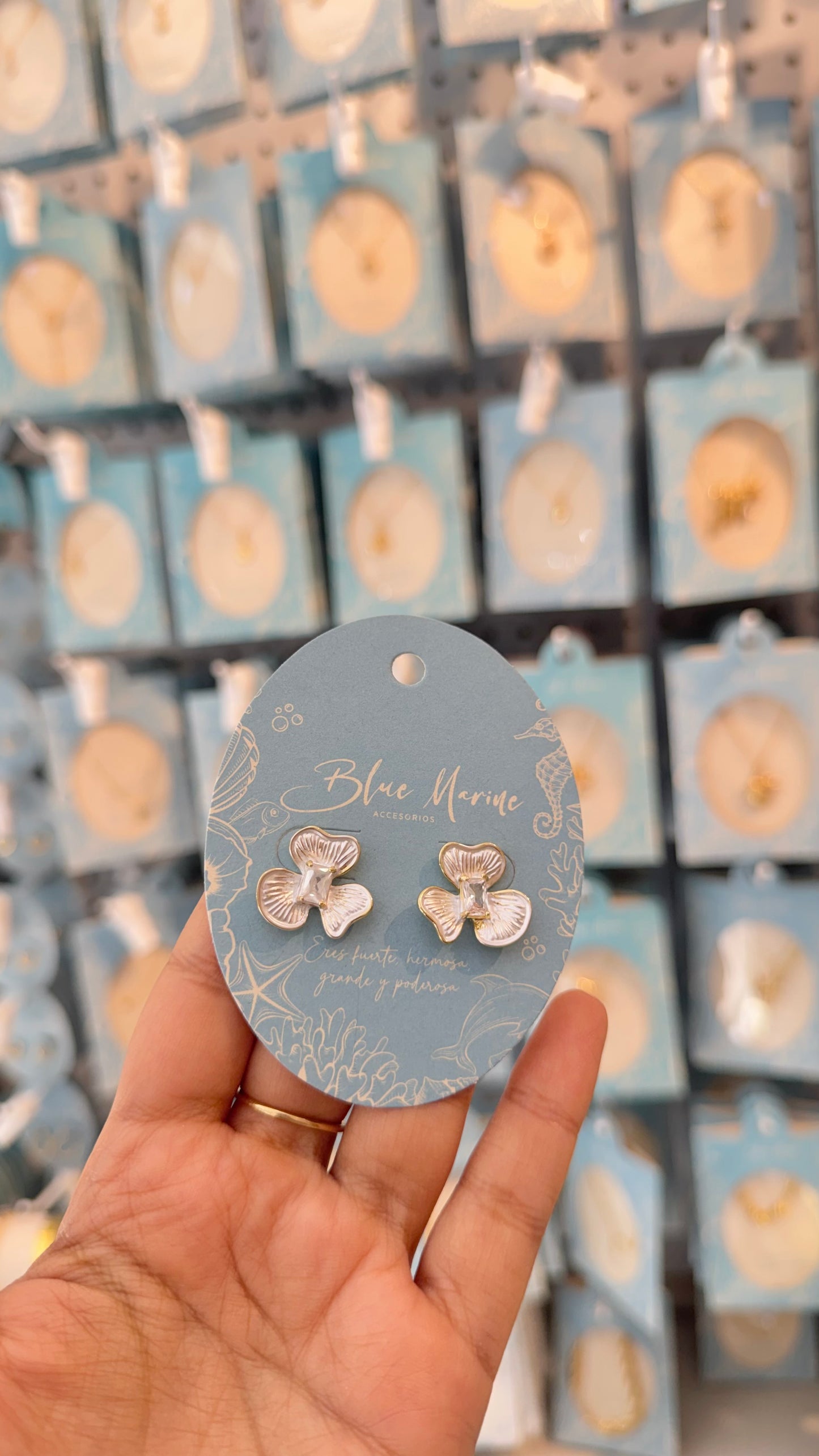 ARETES FLOR BLANCA
