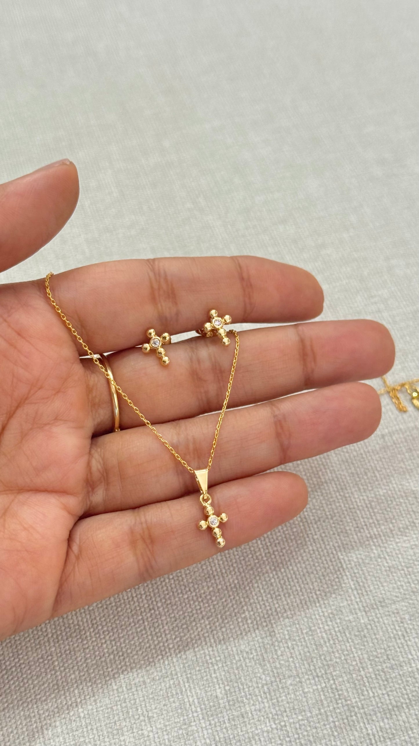 JUEGO CRUZ BOLITAS ORO LAMINADO