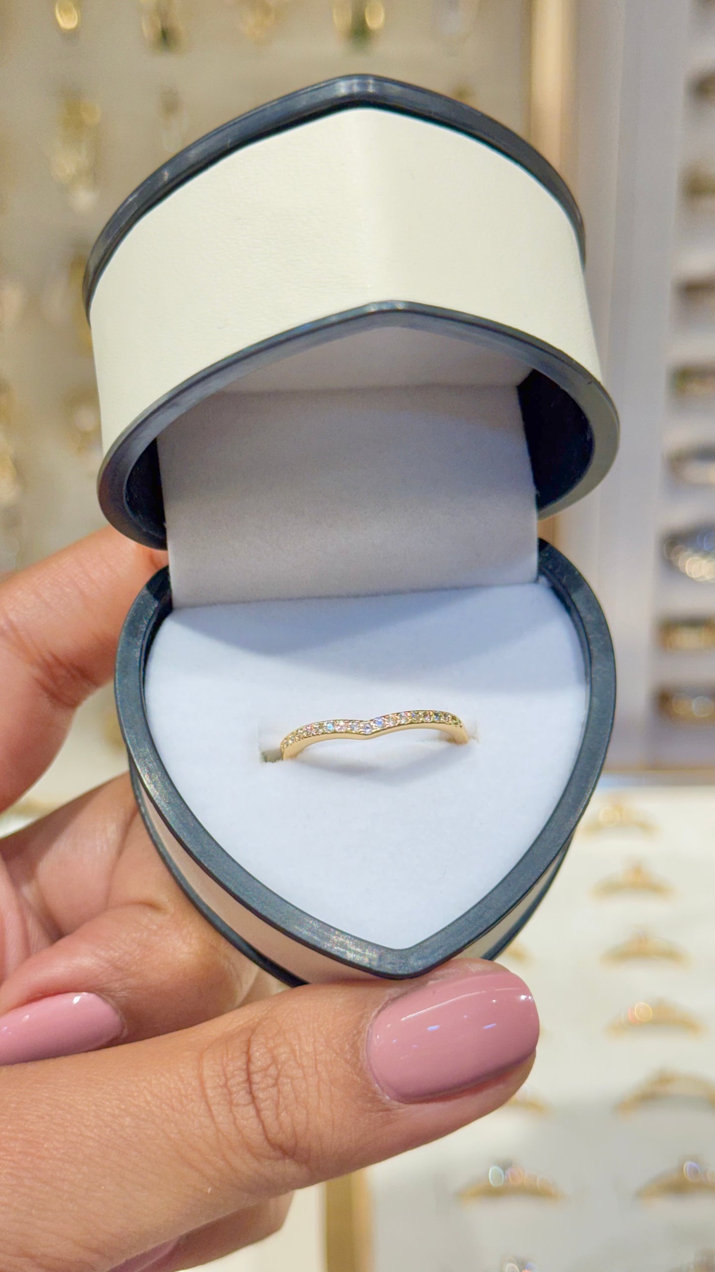 ANILLO V ORO LAMINADO