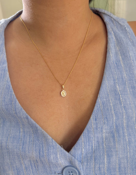 CADENA GUADALUPE MINI PIEDRAS ORO LAMINADO