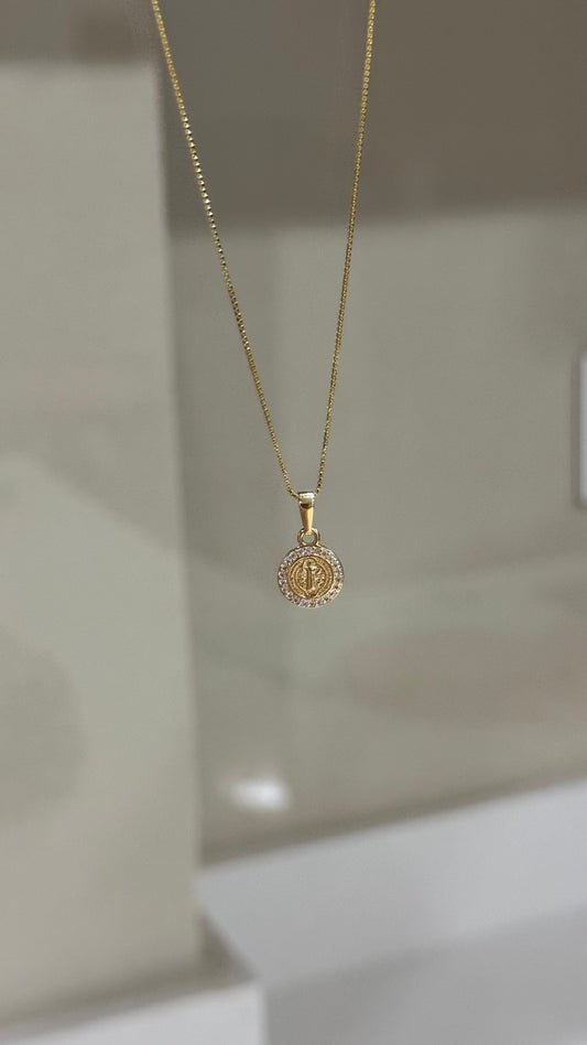CADENA SAN BENITO PIEDRAS ORO LAMINADO