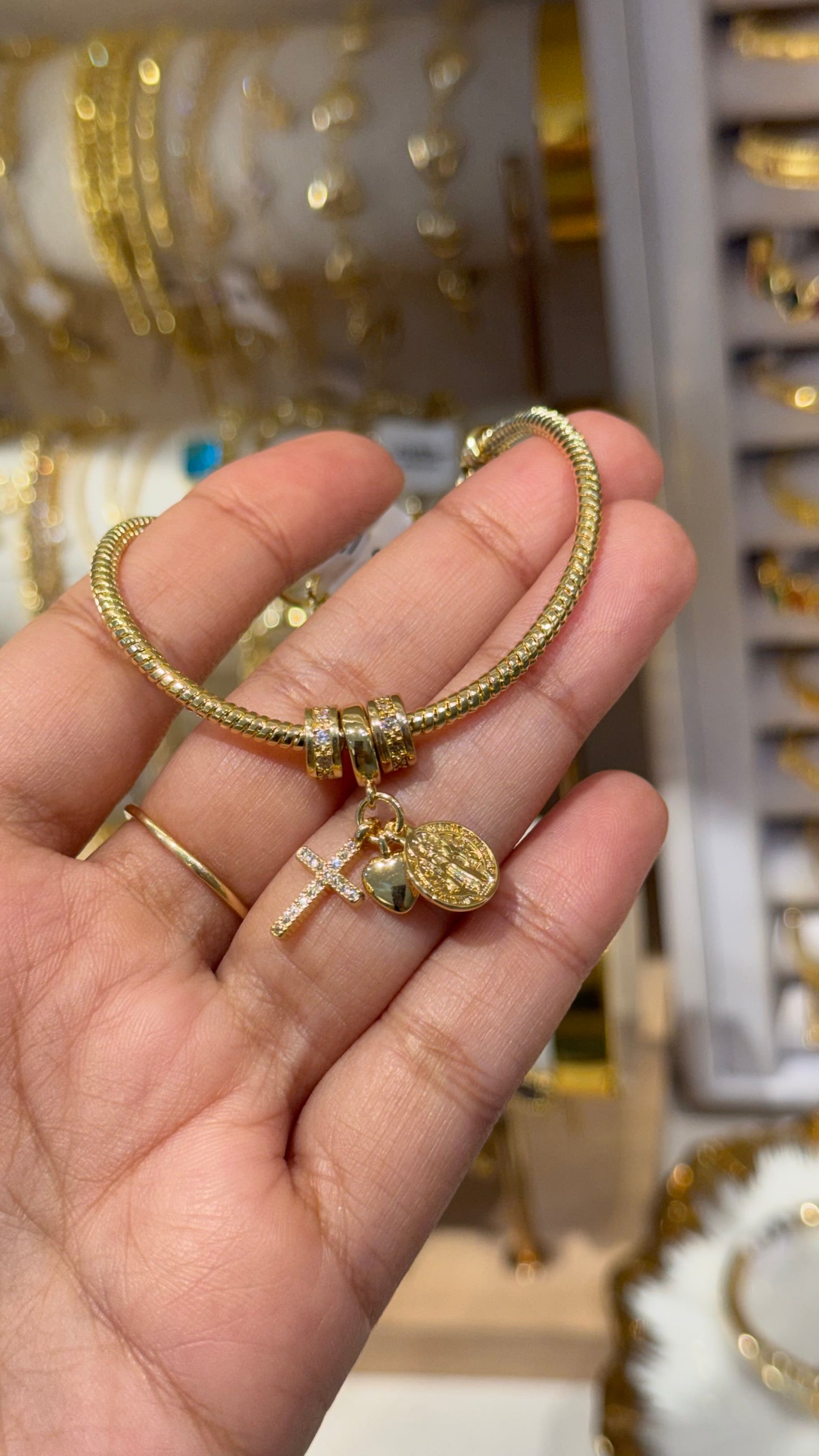 PULSERA CHARM SAN BENITO
