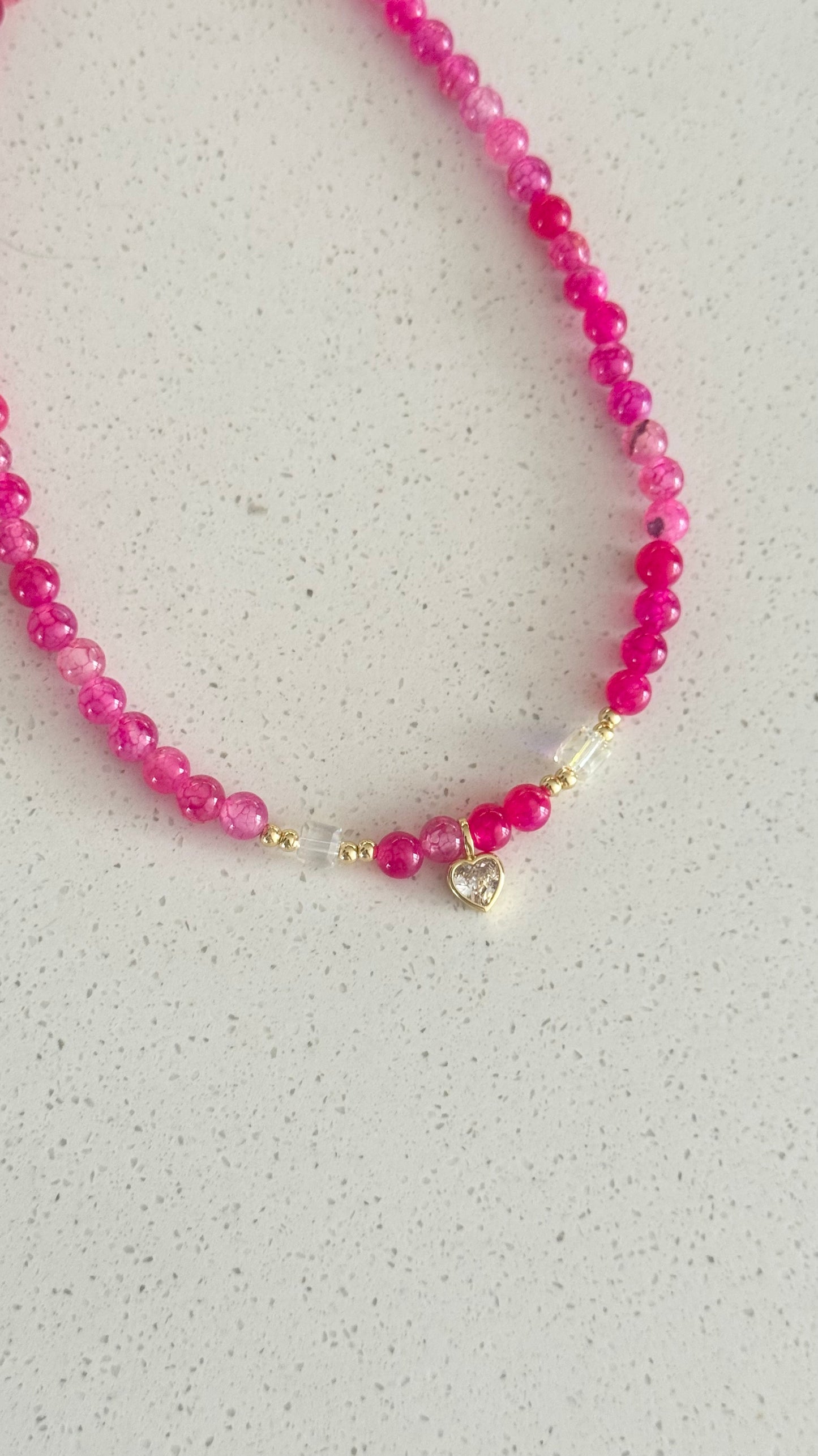 CADENA PIEDRAS FUCSIA CORAZÓN
