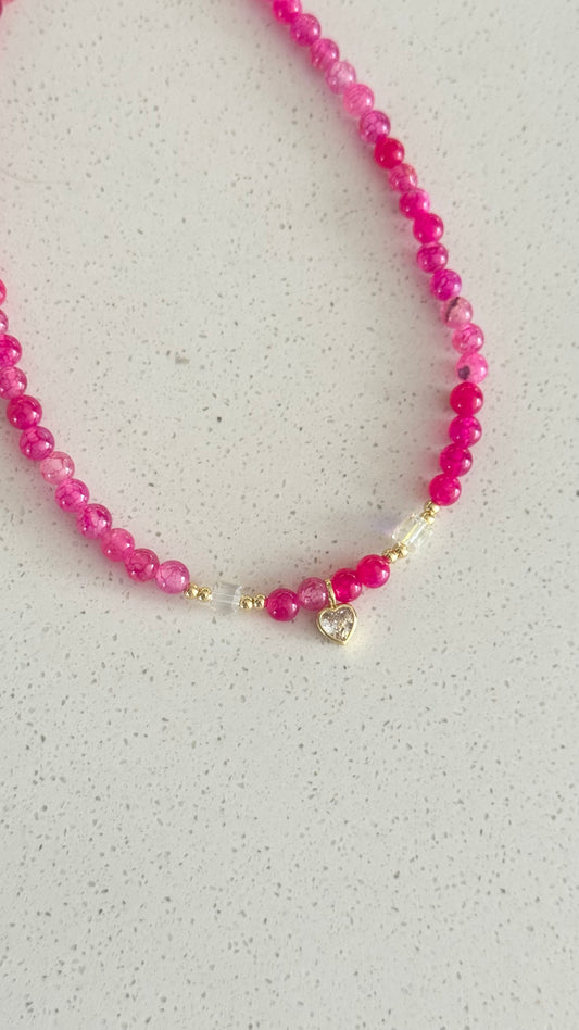 CADENA PIEDRAS FUCSIA CORAZÓN