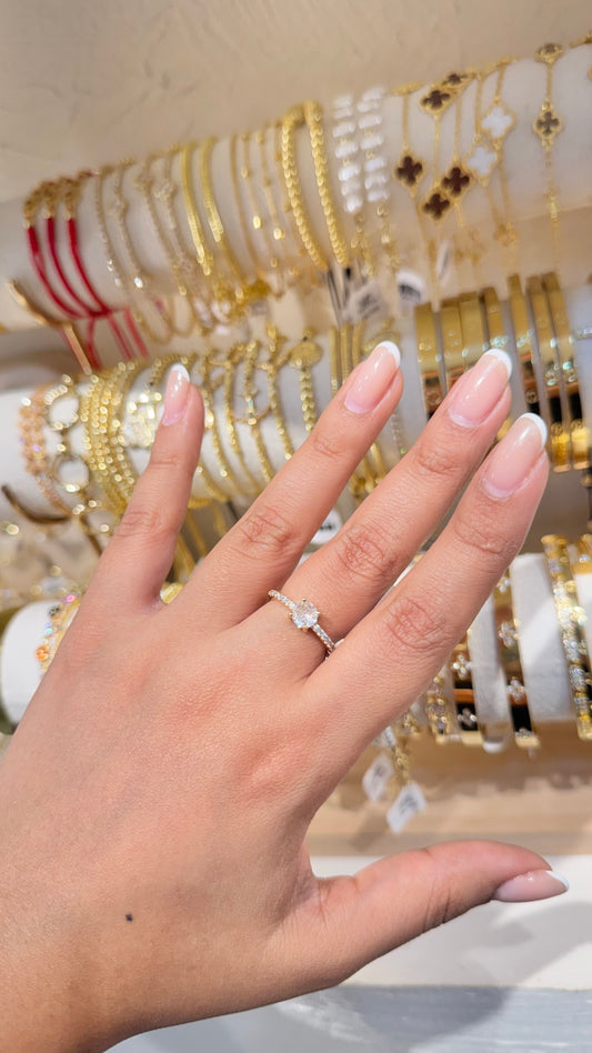 ANILLO PIEDRA CENTRAL