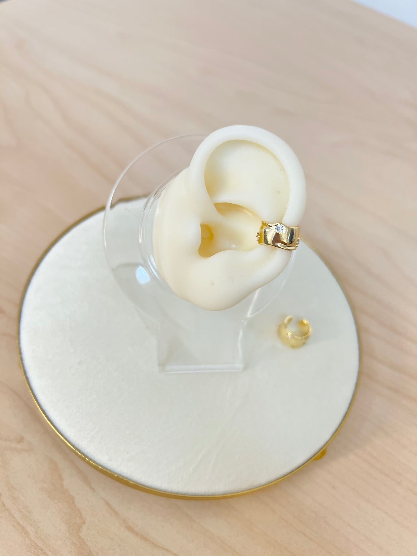 EARCUFF ASIMÉTRICO CRISTALES