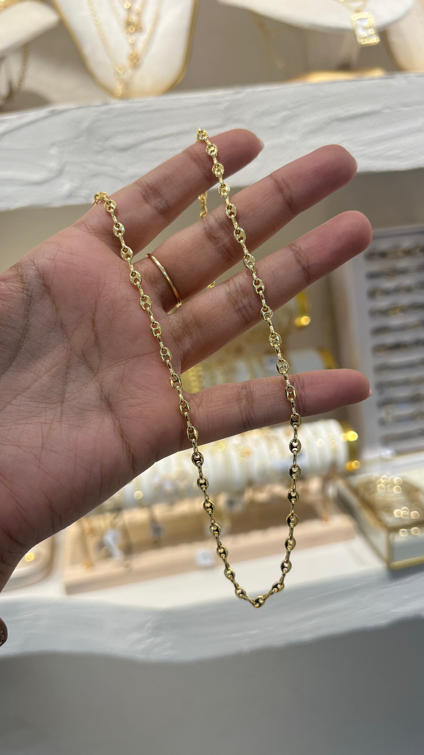 Cadena Gucci delgada