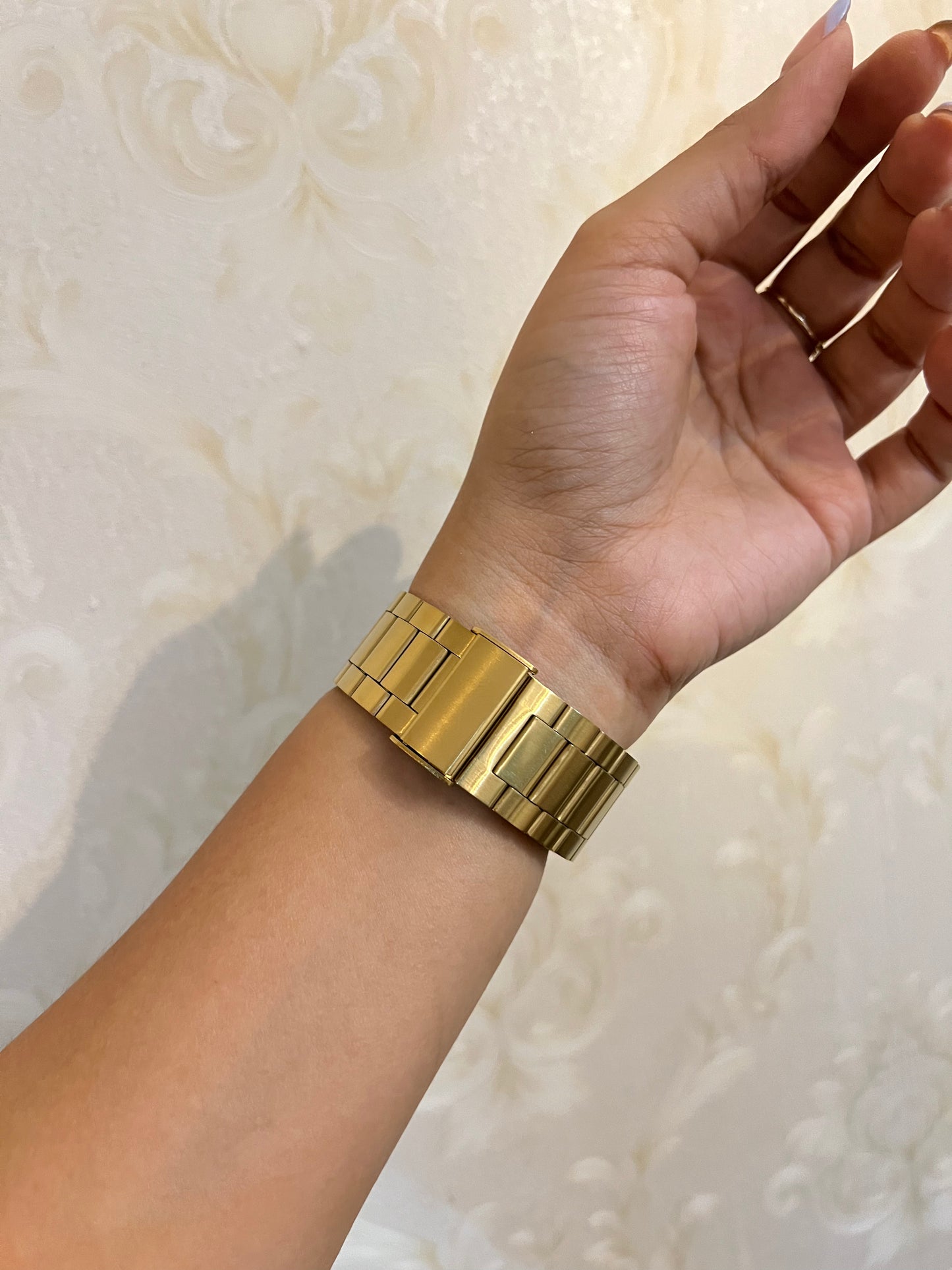 MANILLA APPLE WATCH CLASICA DORADA