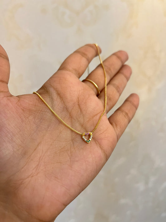 CADENA CORAZÓN DE COLORES ORO LAMINADO