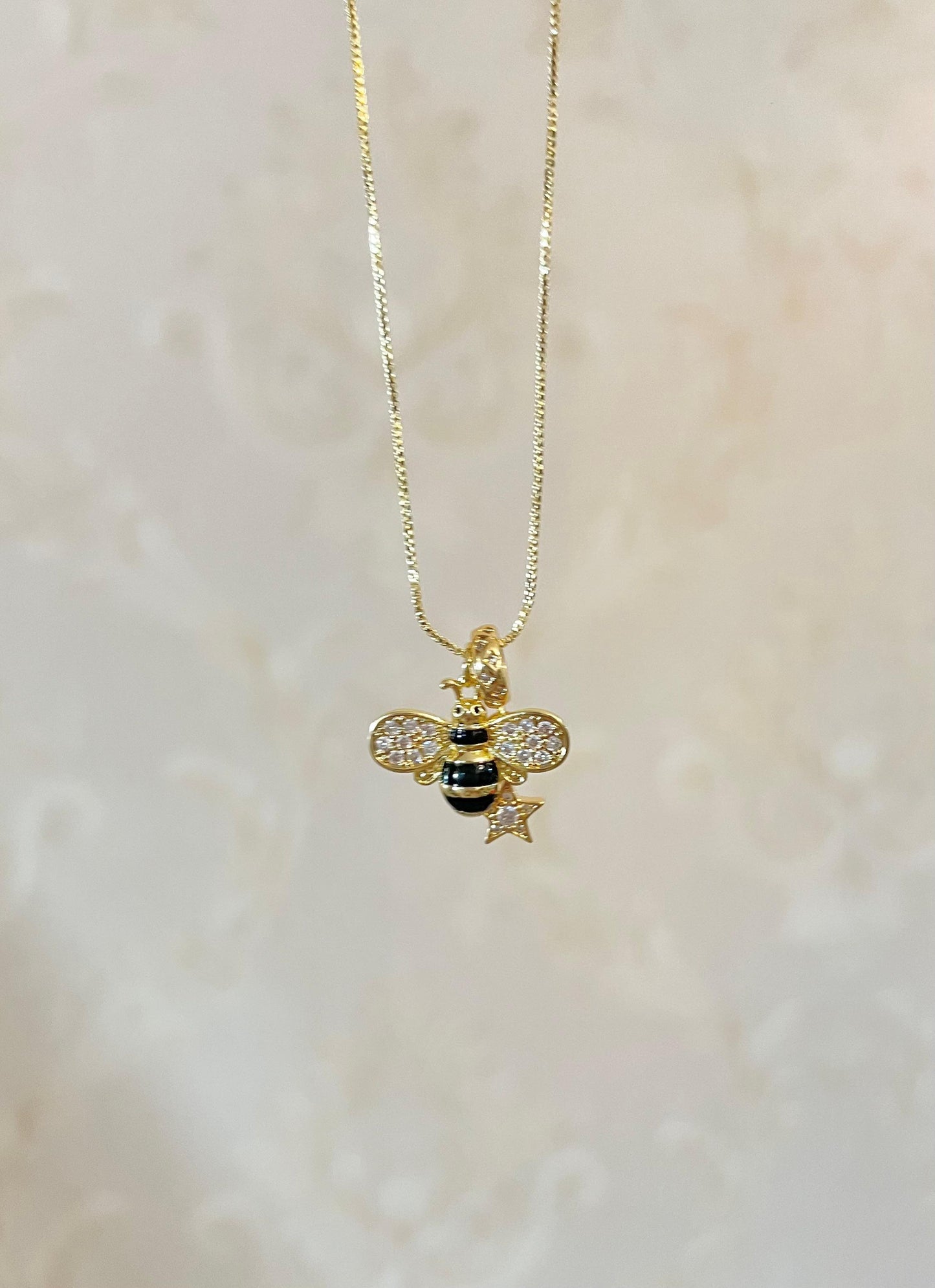 CADENA ABEJA DOBLE DIJE
