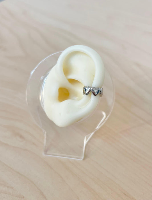 EARCUFF CORAZONES PLATEADO
